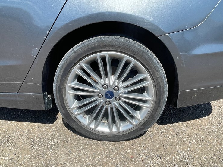 #2789-•-2016-ford-fusion-se-sedan-(has-wi-title)-image-15