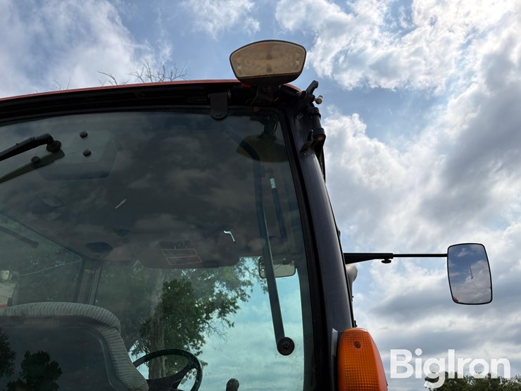 2014-kubota-m135gx-image-11