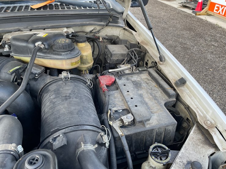 2005-ford-f550-xl-image-31