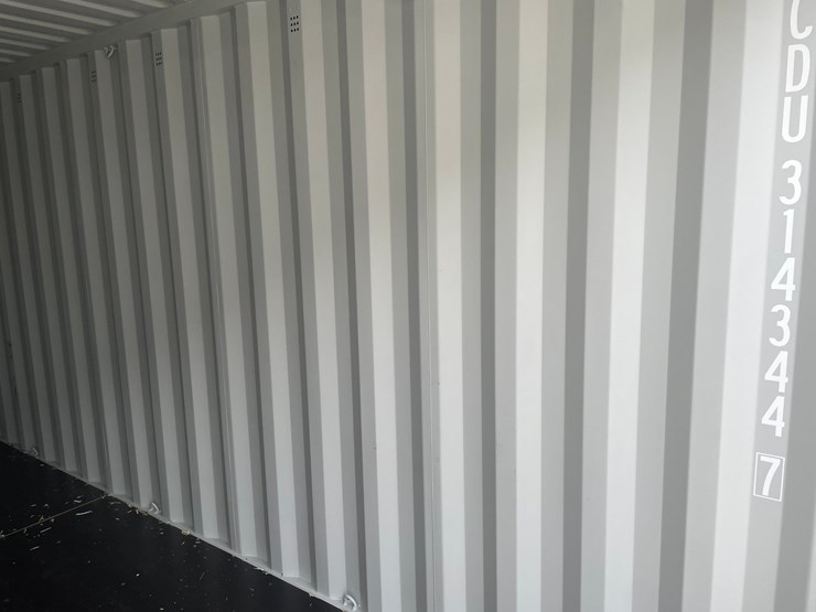 #2438-•-20'-standard-height-shipping-container-image-10