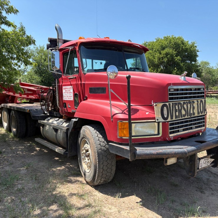 2000 MACK CH613