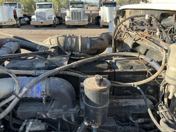 1995-peterbilt-379-image-14