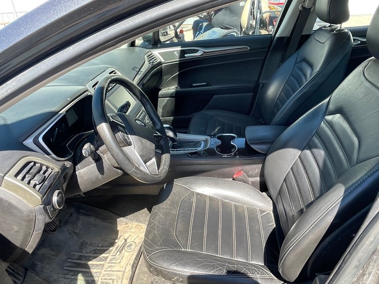 #2789-•-2016-ford-fusion-se-sedan-(has-wi-title)-image-23