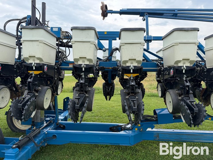 2006-kinze-3600-image-19