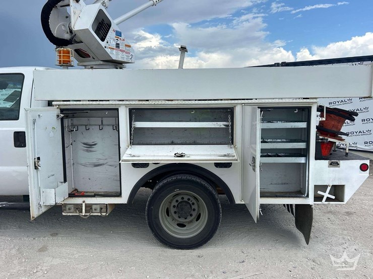 2014-ford-f550-image-14