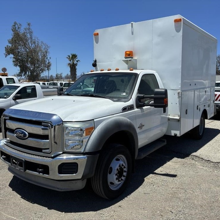 2011 FORD F550