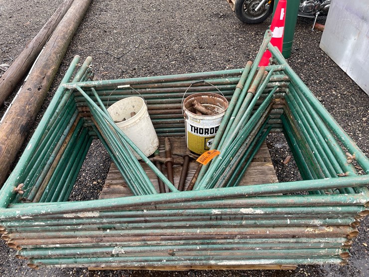 #2837-•-(2)-pallets-of-scaffolding-image-5