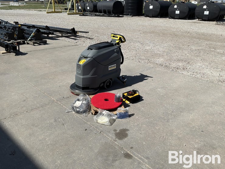 karcher-professional-floor-scrubber-image-1
