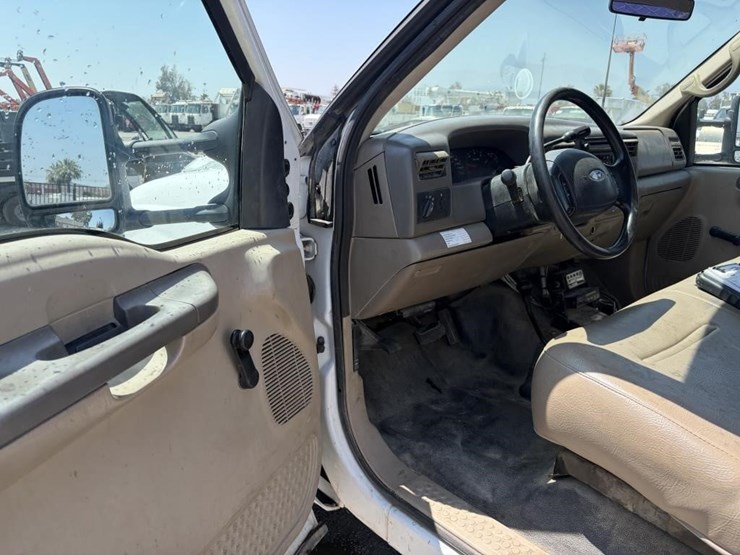 2002-ford-f550-image-13