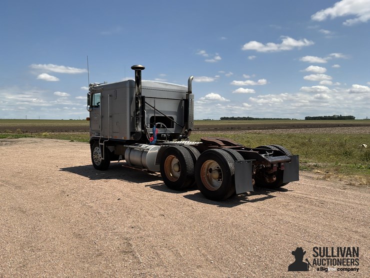 1985-kenworth-k100-image-7
