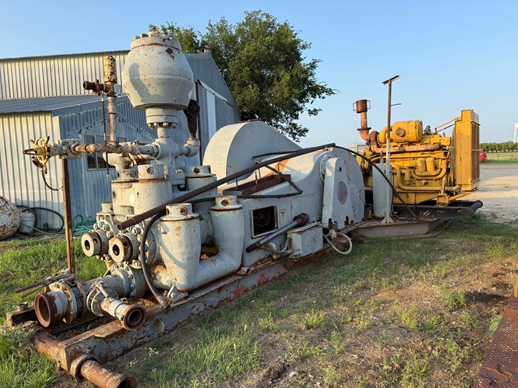 caterpillar-d353-image-1