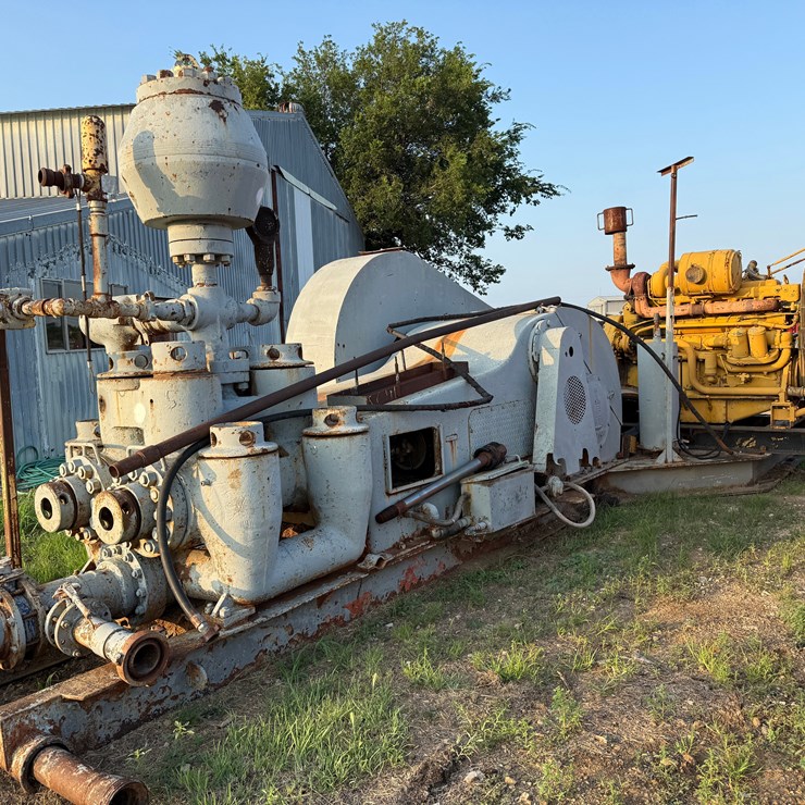 CATERPILLAR D353