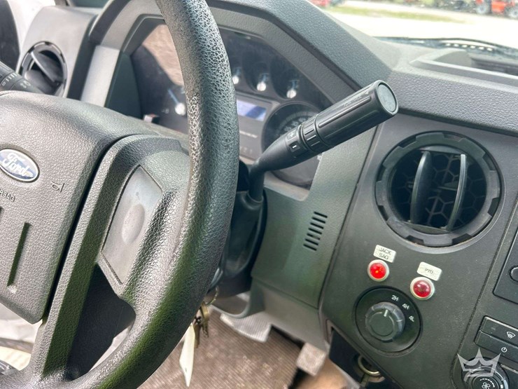 2014-ford-f550-image-19