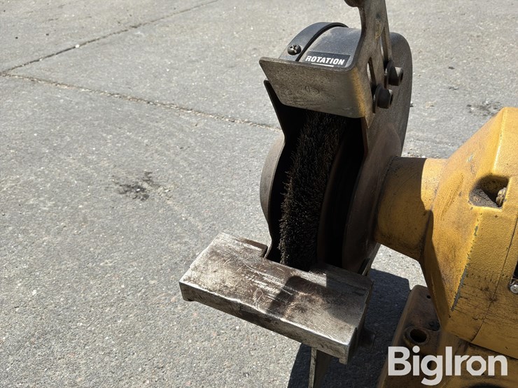 2011-dewalt-8”-bench-grinder-image-10
