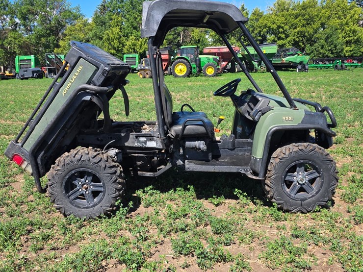 john-deere-gator-image-9