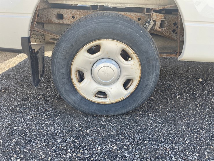 2009-ford-f150-xl-image-13