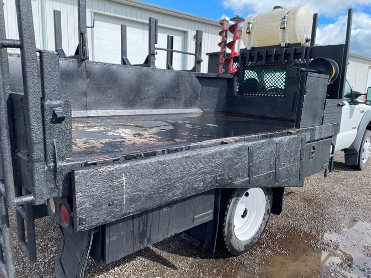 2005-ford-f550-xl-image-21
