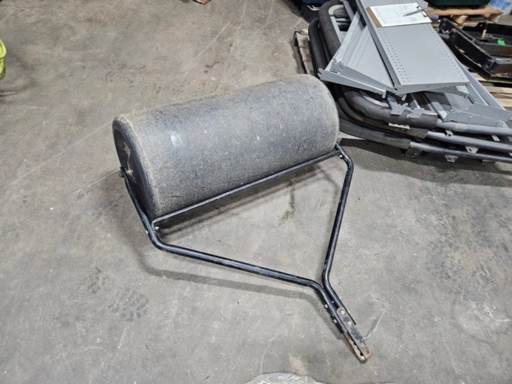 #333-•-40"-pull-behind-lawn-roller-image-7