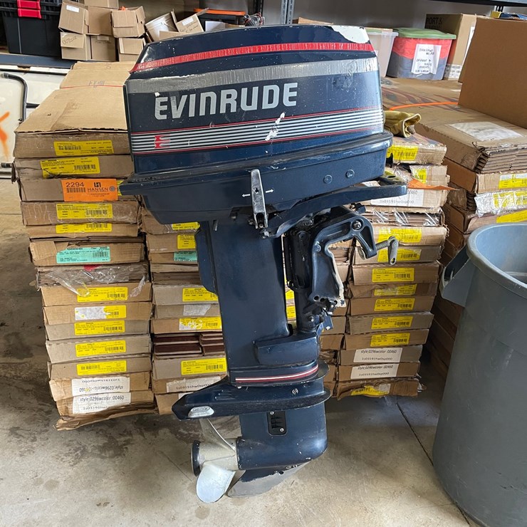 #2951 • 1988 Evinrude 25HP Short Shaft Tiller Outboard Motor