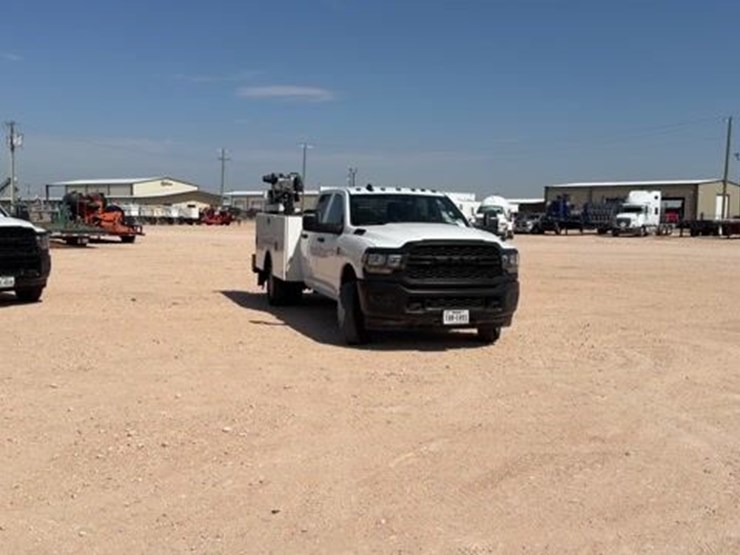 2024-dodge-3500-image-1