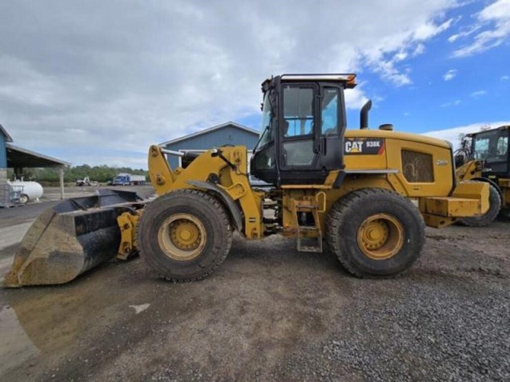 2016-caterpillar-938k-image-8