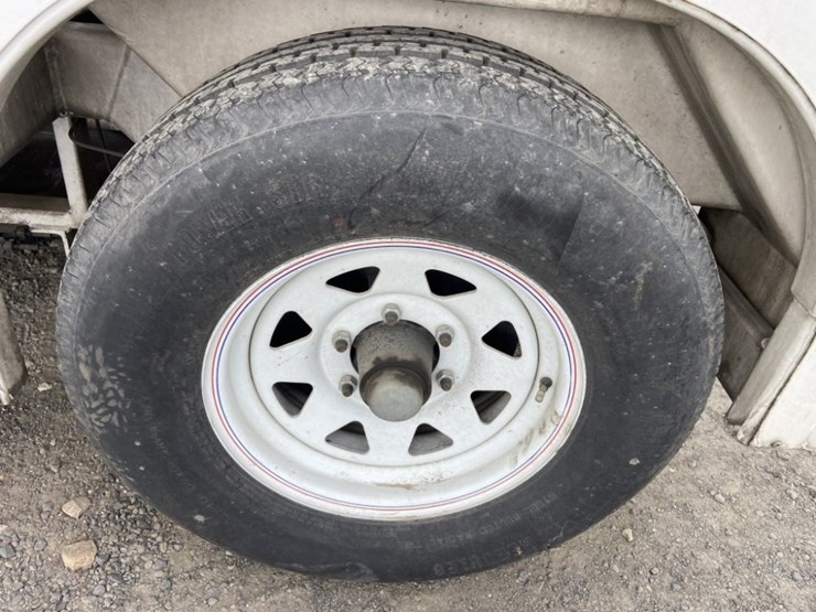 2013-cyclone-cy5500-surface-cleaning-truck-image-25
