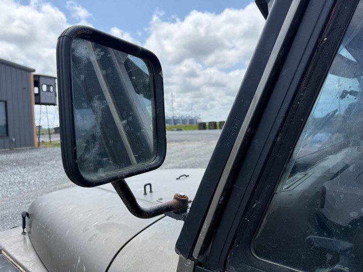 1988-jeep-wrangler-image-22