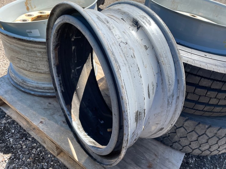 #2848-•-(2)-tires-on-rims-with-spare-rims-image-5