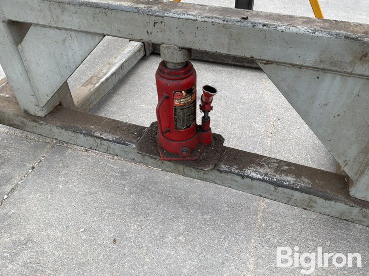sprayer-tire-hoist-image-11