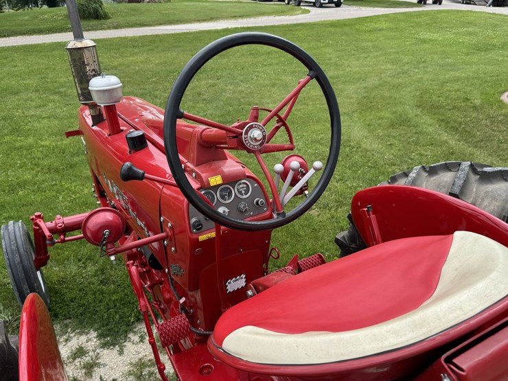 1954-farmall-international-300-image-18