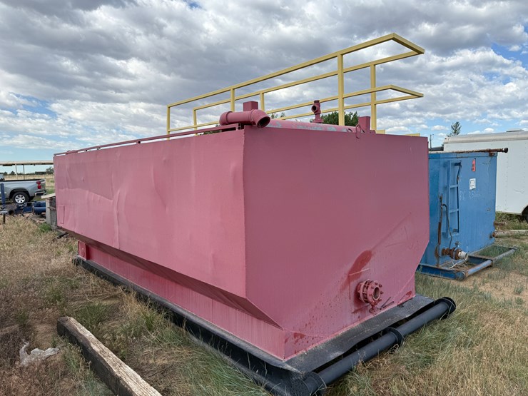 17.6’l-x-9.6’w-x-6’h-reverse-pit-tank-w/-catwalk,-handrails,-&-gas-buster-image-4
