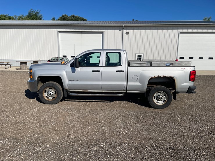 2015-chevrolet-2500-image-10