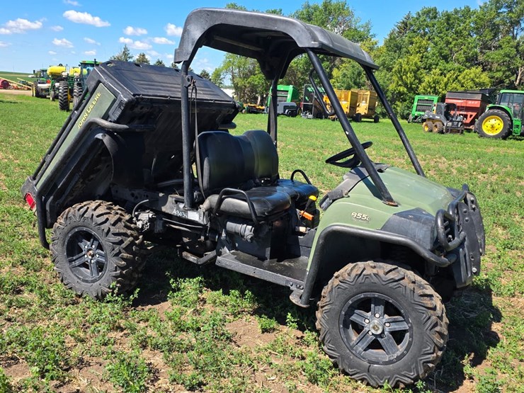 john-deere-gator-image-5
