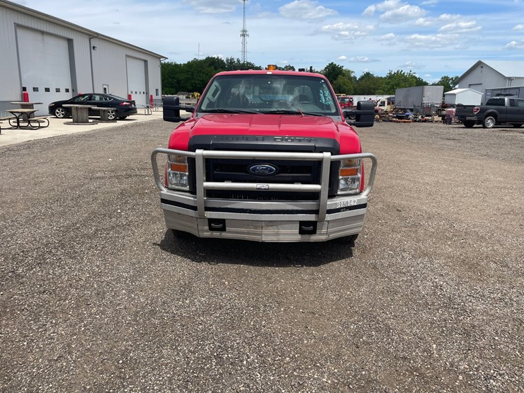 2008-ford-f250-xl-image-2