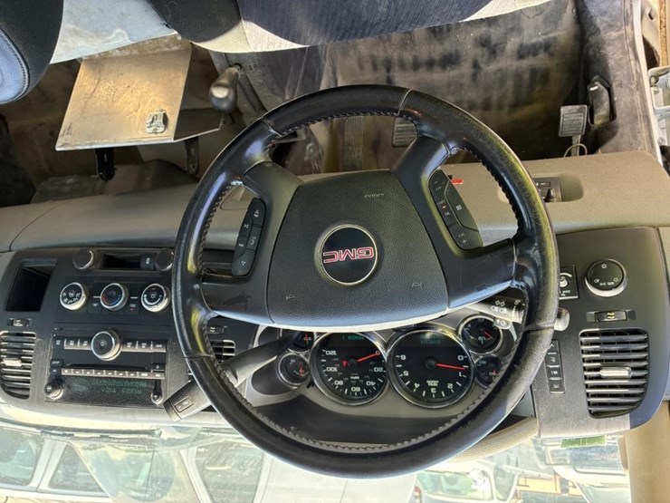 2012-gmc-sierra-2500-image-16