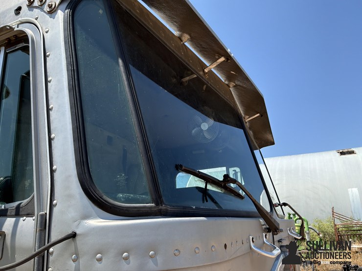 1985-kenworth-k100-image-16