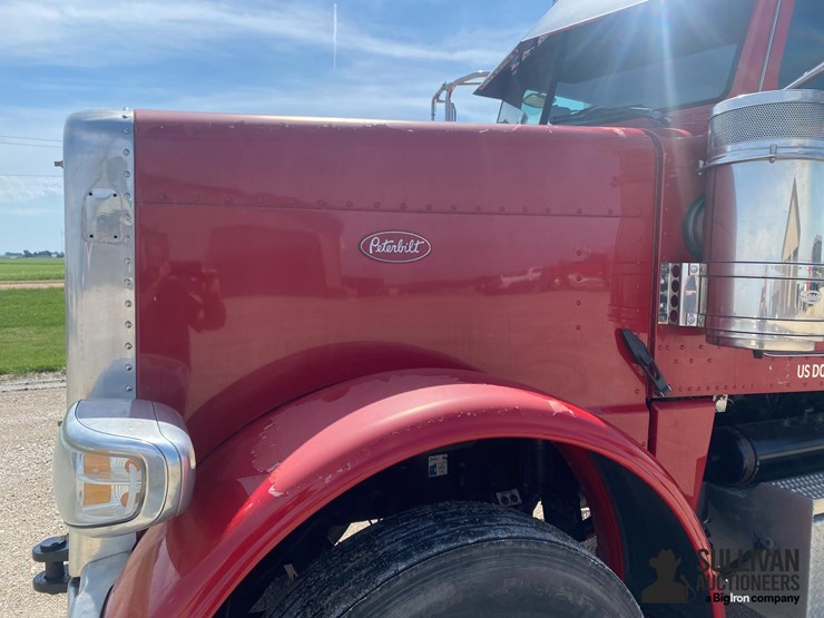 2013-peterbilt-388-image-10