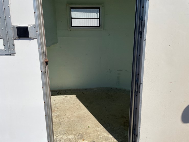 #2433-•-triggs-15'-two-place-horse-trailer,-(no-title)-image-16