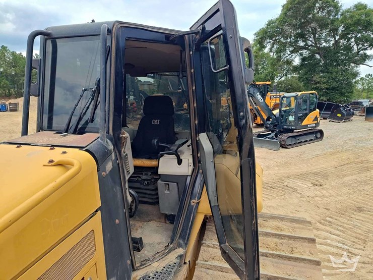 2016-caterpillar-d6h-image-14
