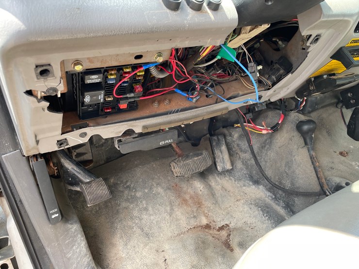 1999-ford-f550-image-33