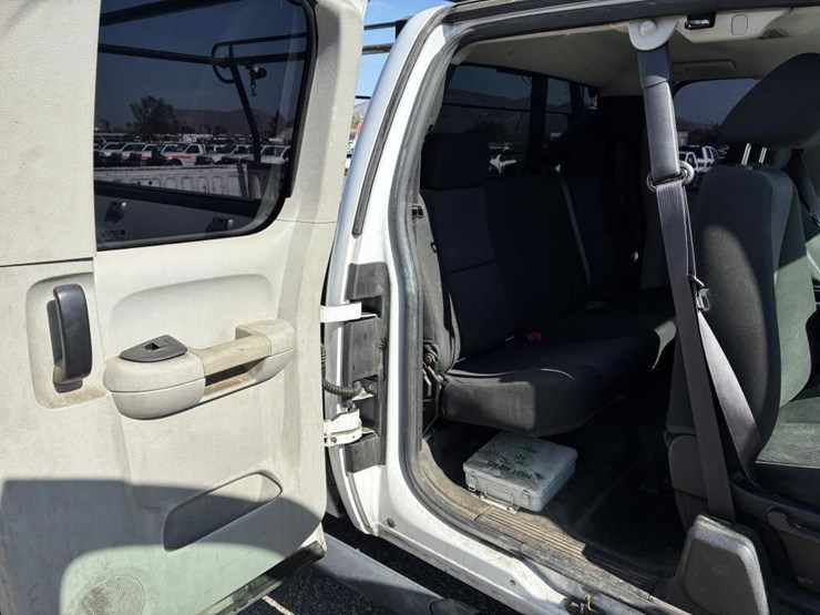 2012-gmc-sierra-2500-image-15