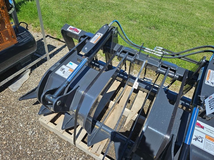 #324-•-2026-stout-66-9-skid-steer-66"-grapple-bucket-image-9