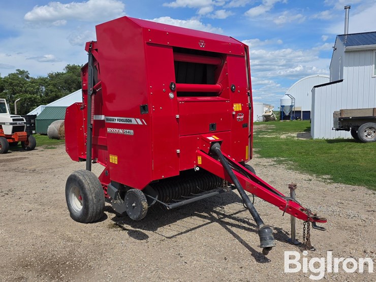 2011-massey-ferguson-2846a-image-3