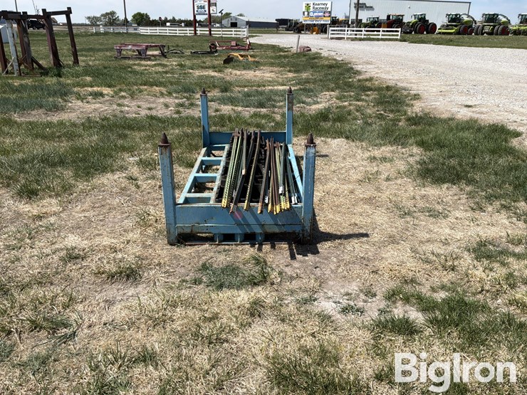 shipping-stand-&-t-posts-image-4