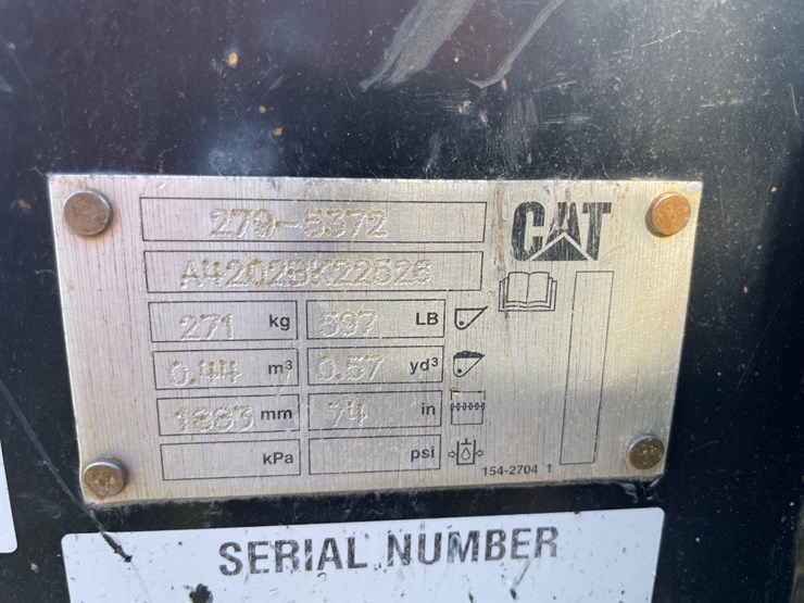 2020-caterpillar-246d3-image-13