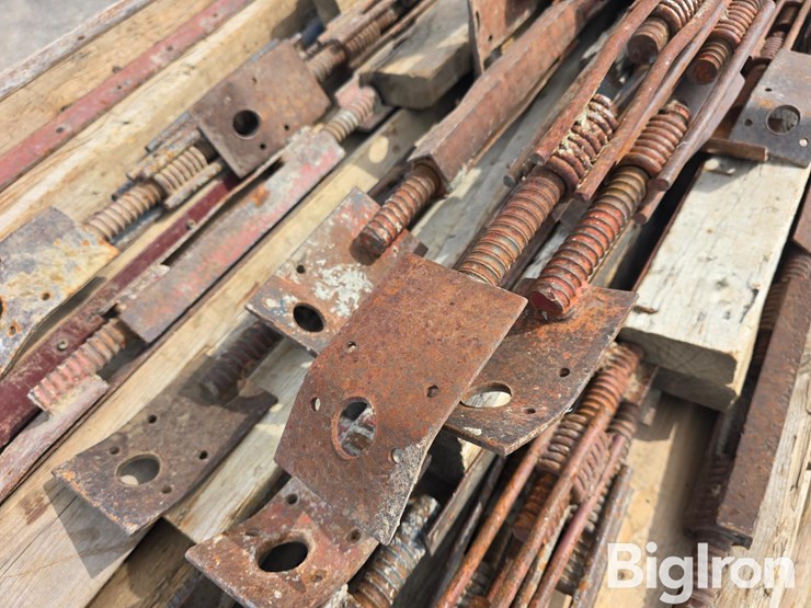 screw-adjust-wall-braces-image-10