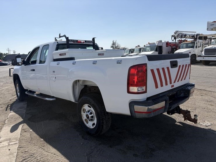 2012-gmc-sierra-2500-image-4