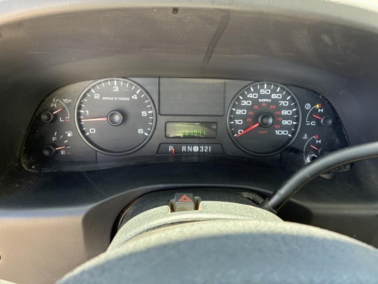 2006-ford-f550-image-25
