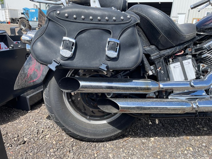 #2903-•-2004-yamaha-vstar-1100-motorcycle-(has-wi-title)-image-13