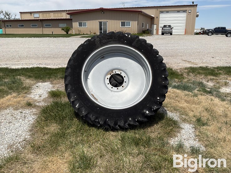 miller-sprayer-wheels-&-380/90r46-tires-image-2